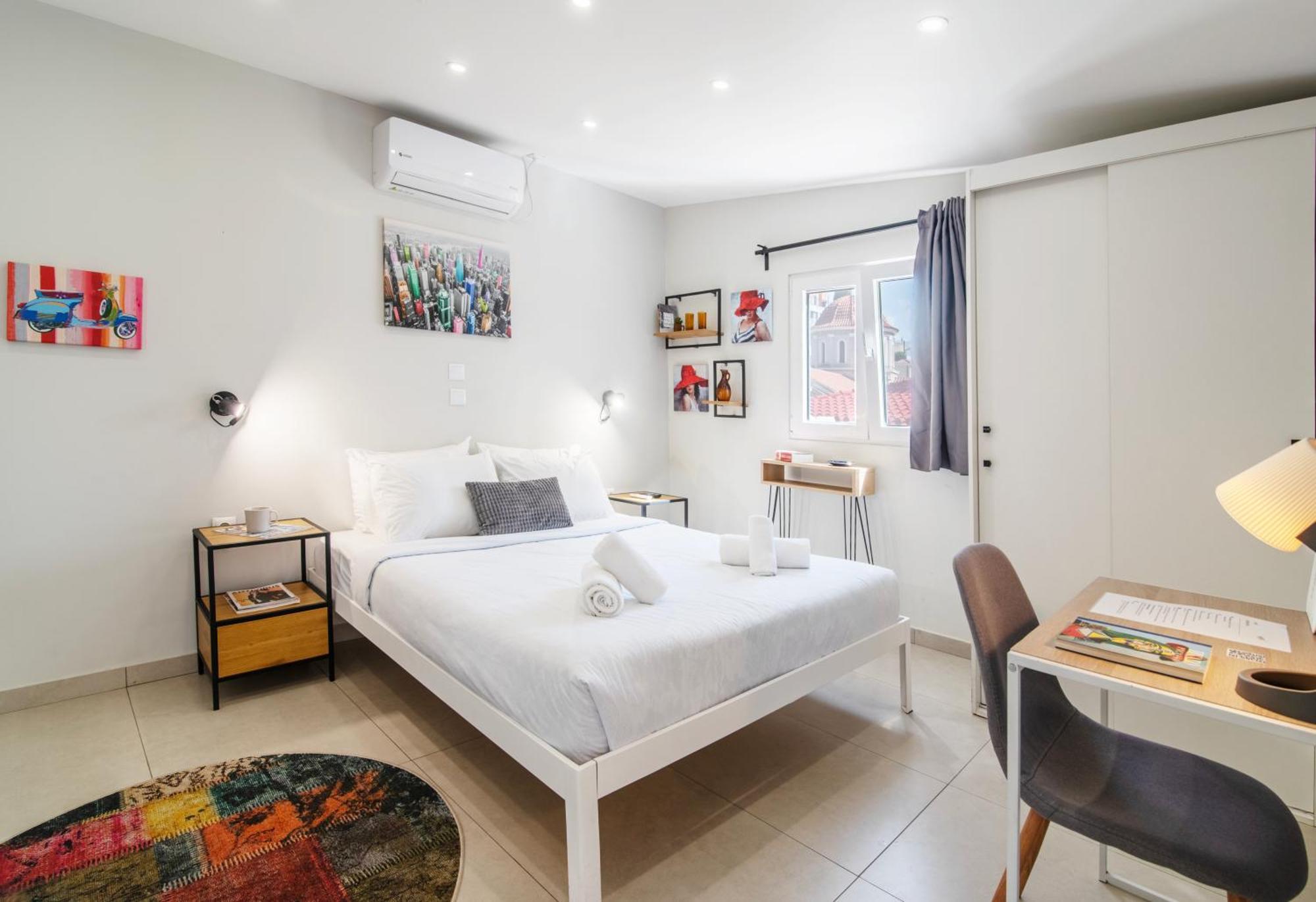 Chic Rooftop Studio W/ Terrace - Near Acropolis Athen Eksteriør billede